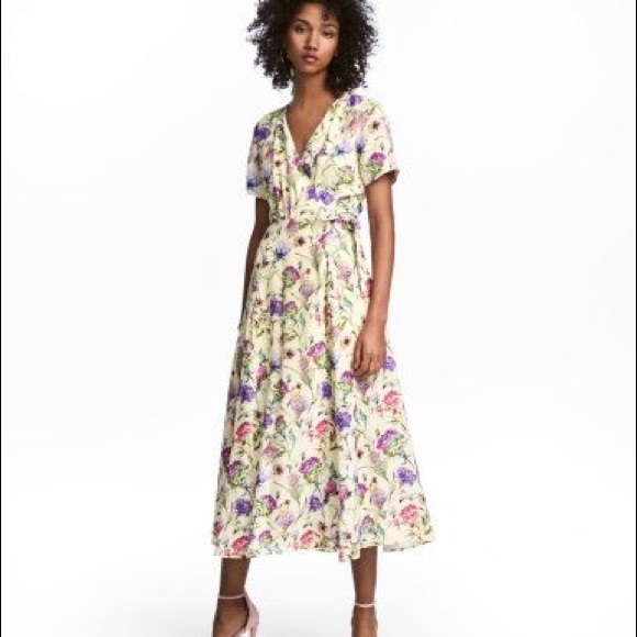 H&M Dresses & Skirts - H&M deep V neck floral midi dress size 2
